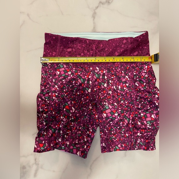 Lululemon shorts - Picture 2 of 7